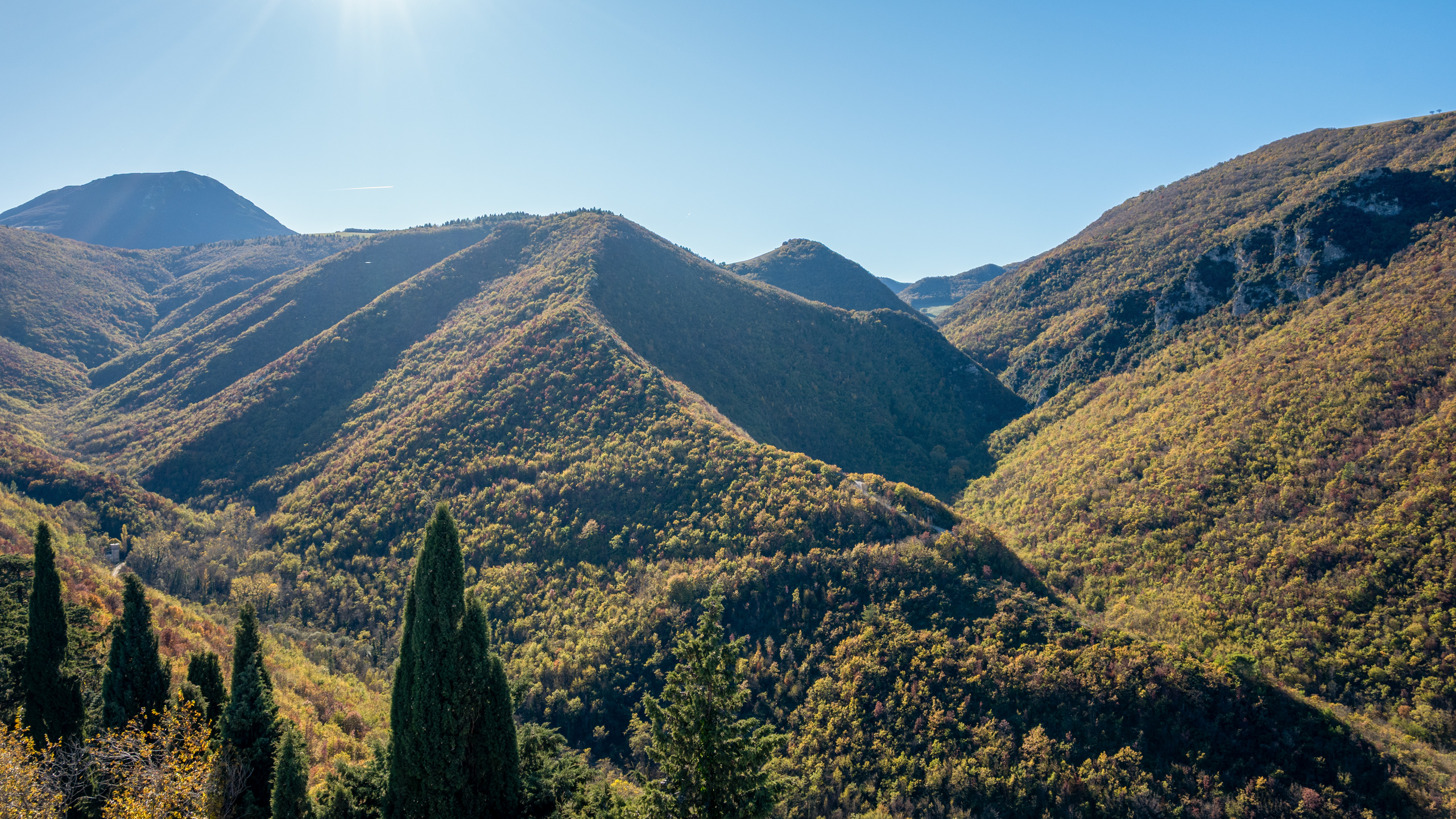 Poggio San Vicino panoramica paesaggio